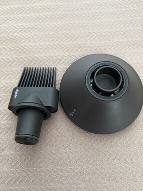Dyson Supersonic Attachments Dark Gray Hair Dryer Diffuser and Comb Set